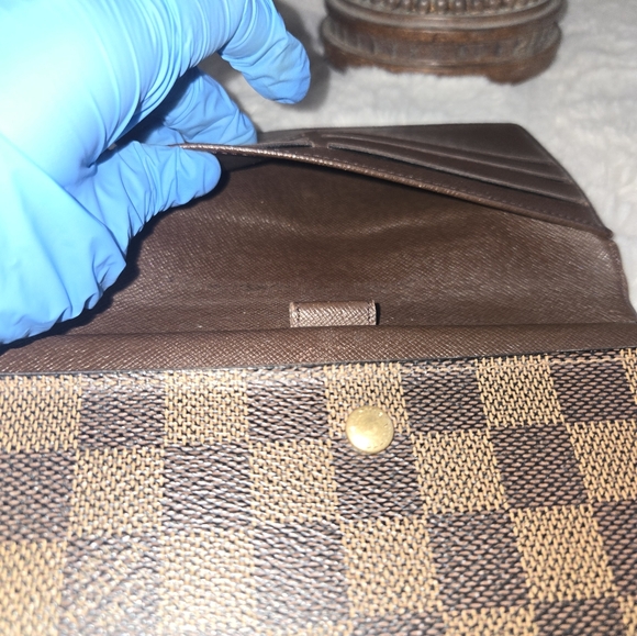 ๐ค Louis Vuitton Damier Ebene Sarah Wallet ๐ค - Picture 12 of 14